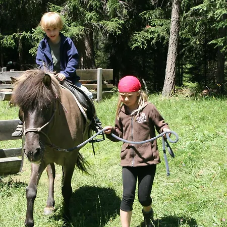 Naturerlebnis Larchenhof Farm stay